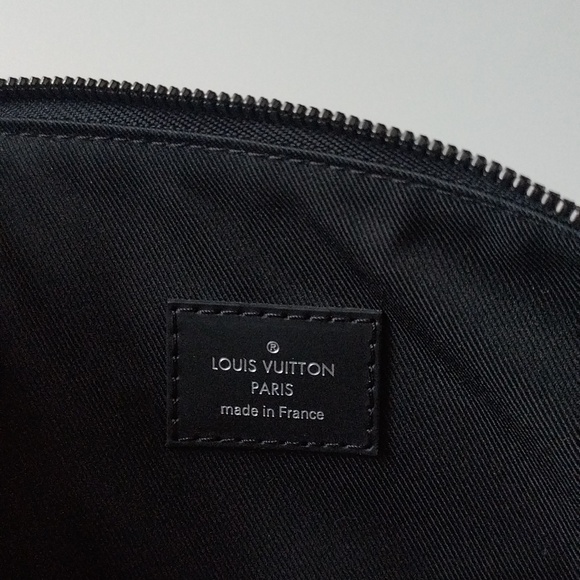 Louis Vuitton Explorer Tote - Picture 8 of 8